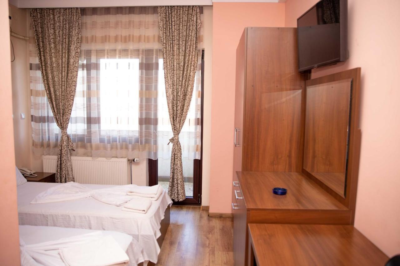 Hotel Leo Peje Dış mekan fotoğraf