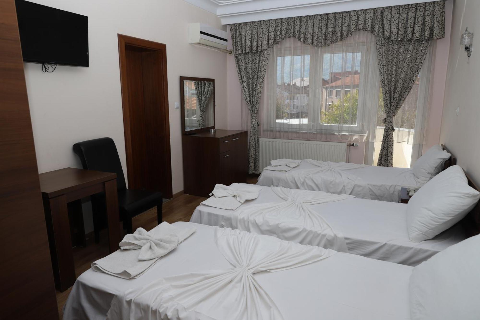 Hotel Leo Peje Dış mekan fotoğraf